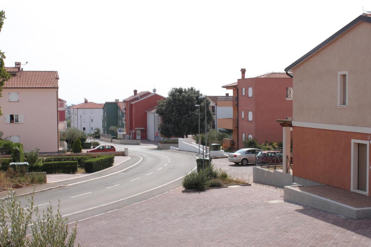 Apartments With A Swimming Pool Novigrad - 7078 Zewnętrze zdjęcie